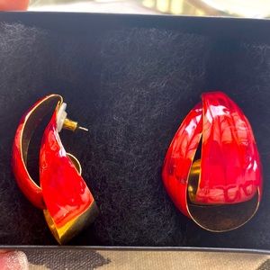 Red post stylish earrings